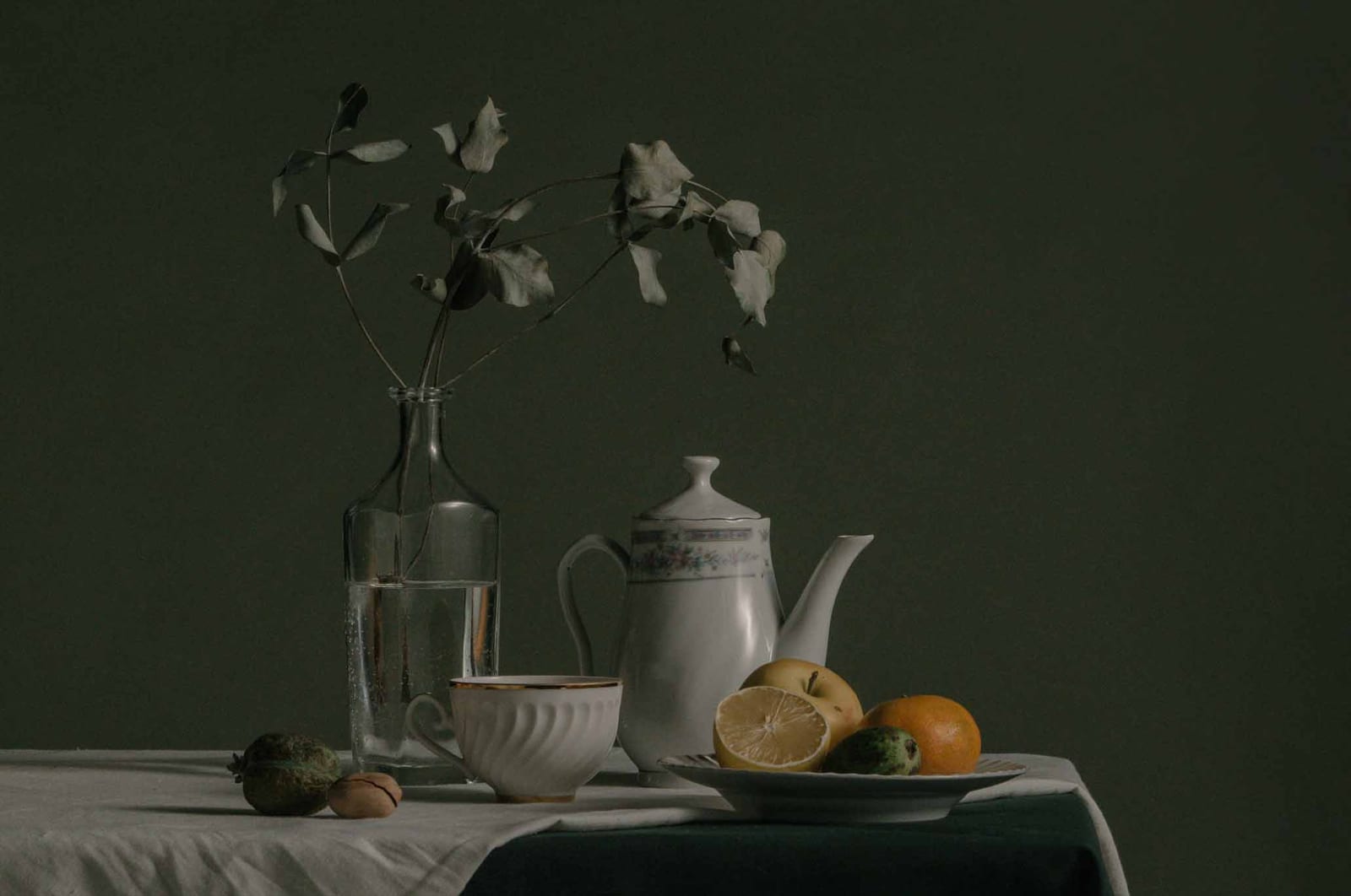 Still life before grid overlay